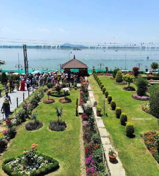 4 Nights 5 Days Kashmiri Tour Package