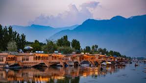 Srinagar – Gulmarg – Pahalgam  Tour Package 4N 5D