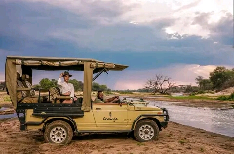 Ngorongoro Crater - Tarangire and Serengeti National Parks Tour