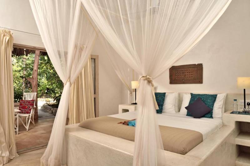 10D Zanzibar - Stone Town - Serengeti - Zanzibar - Southern Coast Tour