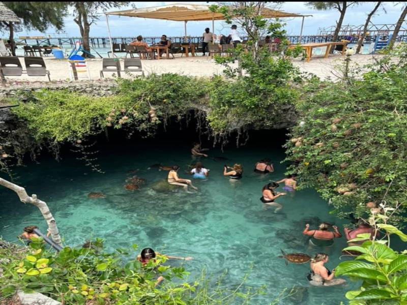 PUNGUME SANDBANK & SALAM CAVE