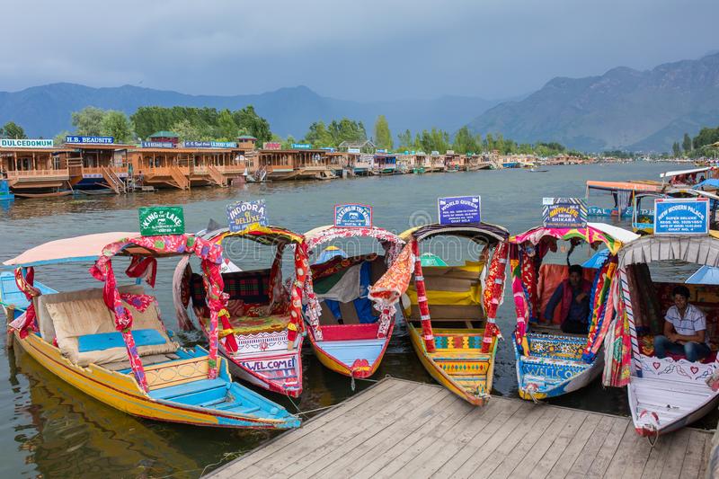 Valley Of Kashmir Tour 05 Nights / 06 Days With 5 Star Hotels