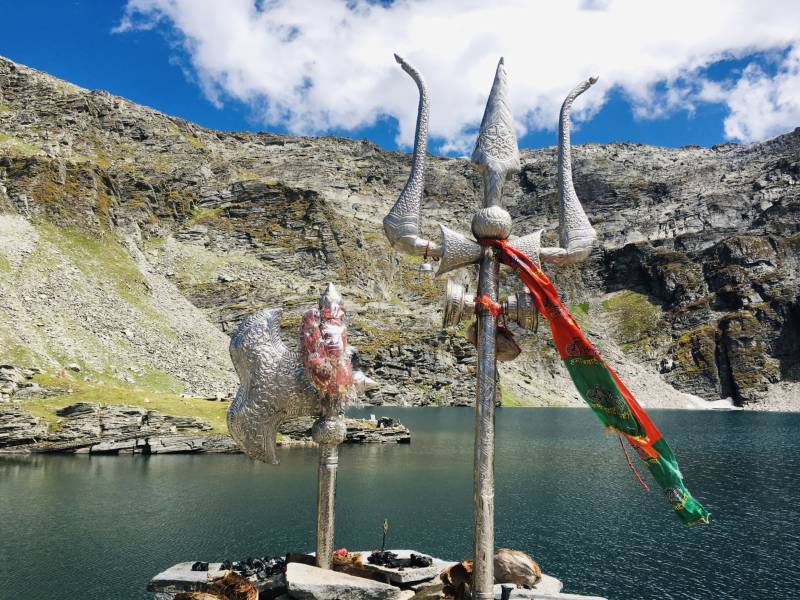 Baraadsar Lake Trek Tour