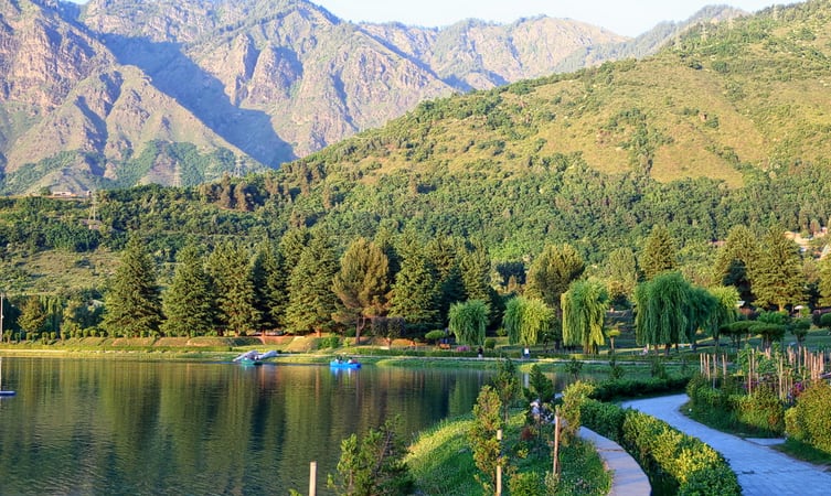 SPARKLING KASHMIR 06 Nights - 07 days