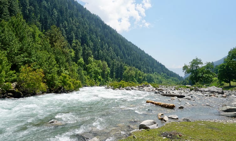 Kashmir Package 06 Nights - 07 Days with 3 Star Hotel