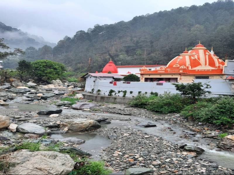 Same Day Trip New Delhi to Kachi Dham Baba Neem Karoli Darshan