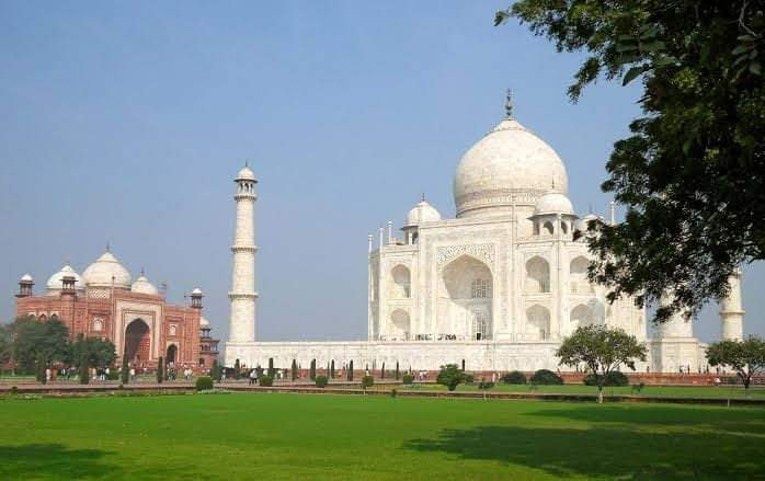 Delhi: Agra Taj Mahal sunrise tour