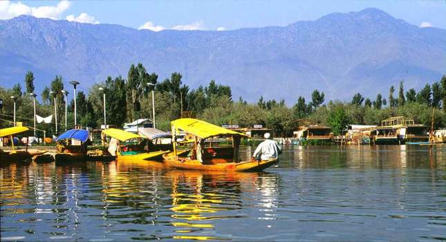4 Nights / 5 Days Srinagar Package