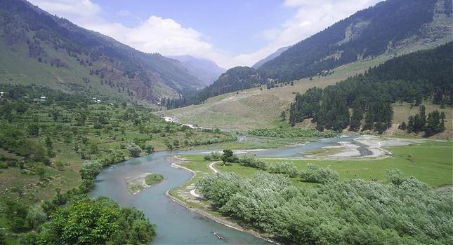 4 Nights / 5 Days Srinagar Package