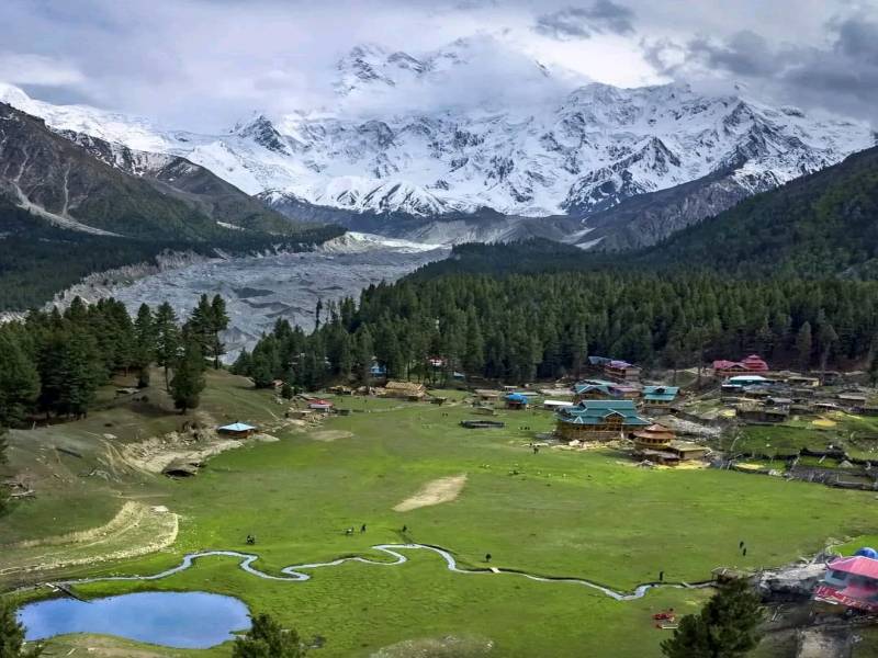 Stunning Kashmir 05 Nights 06 Days 4 Star Based up on 02 Pax Minimum