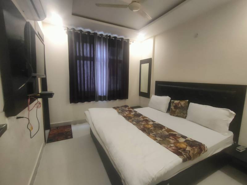 0  Day 1 Night Hotel Star Ganges Package
