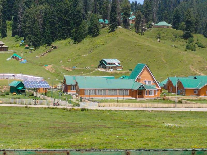 Heavenly Kashmir Honeymoon Package 6 Days & 5 Nights