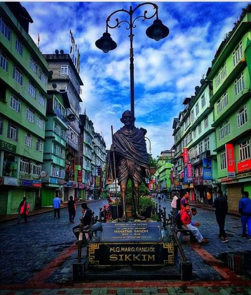 03 Nights Gangtok and 02 Nights Darjeeling