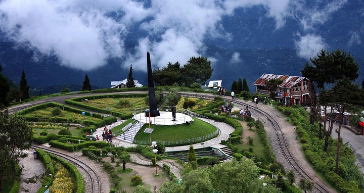 03 Nights Gangtok and 02 Nights Darjeeling
