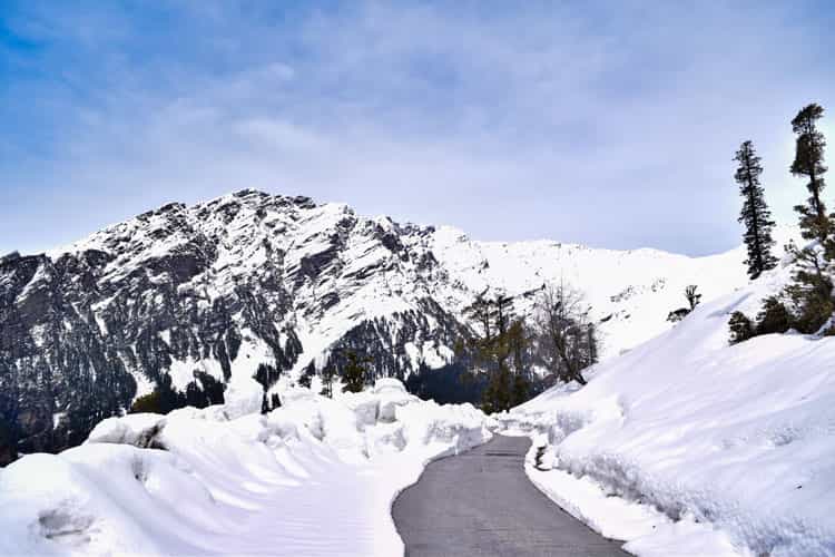 03 Night / 04 Days Manali Volvo Package For Couple