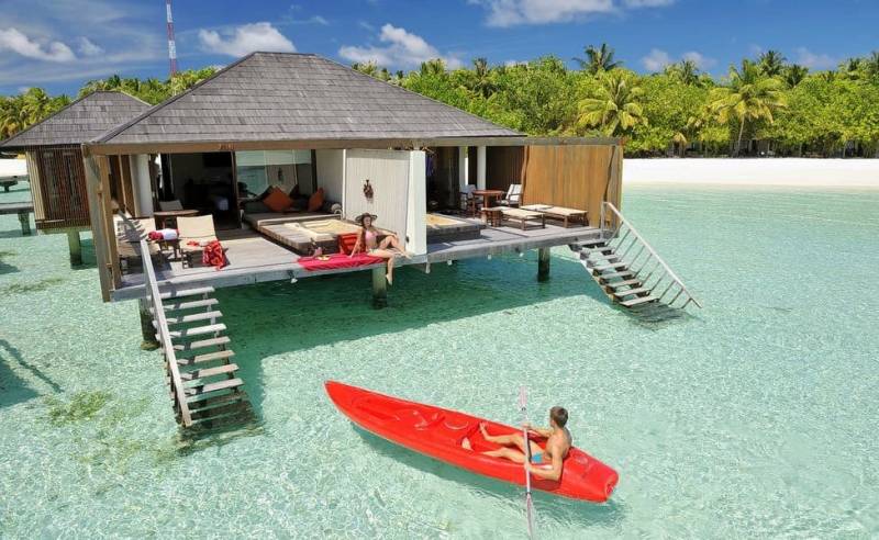 4 Nights / 5 Days Maldives