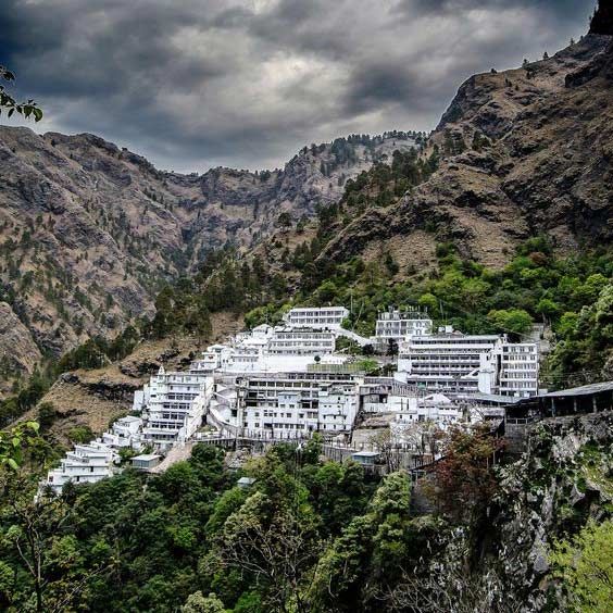Kashmir Diaries With Vaishno Devi Temple Tour 8 Days - 7 Nights Image