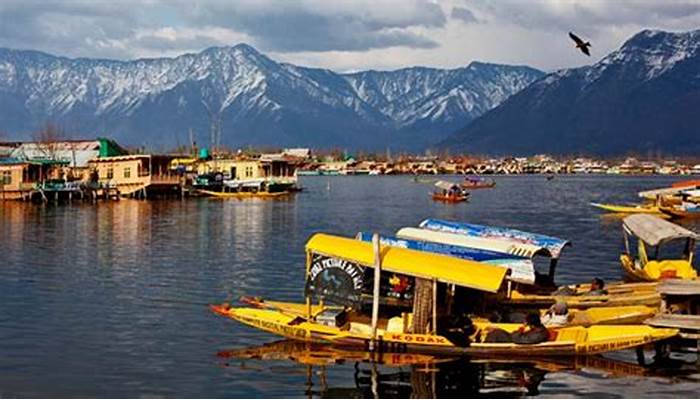 5 Nights 6 Days Kashmir Tour Package
