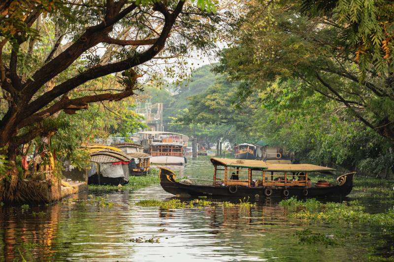 Blissful Kerala Honeymoon Tour Package 6N-7D
