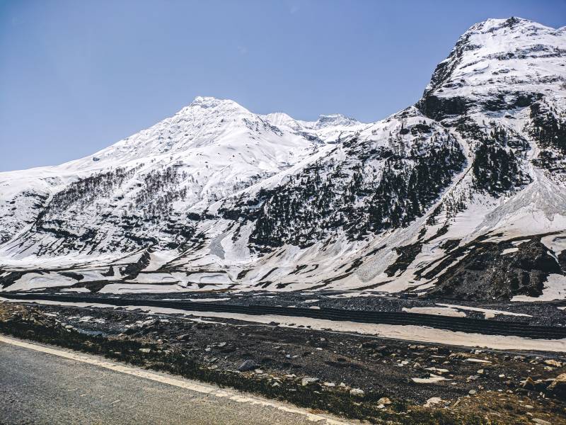 Manali Atal Tunnel Koksar Sissu  Rohtang Pass Tour Package