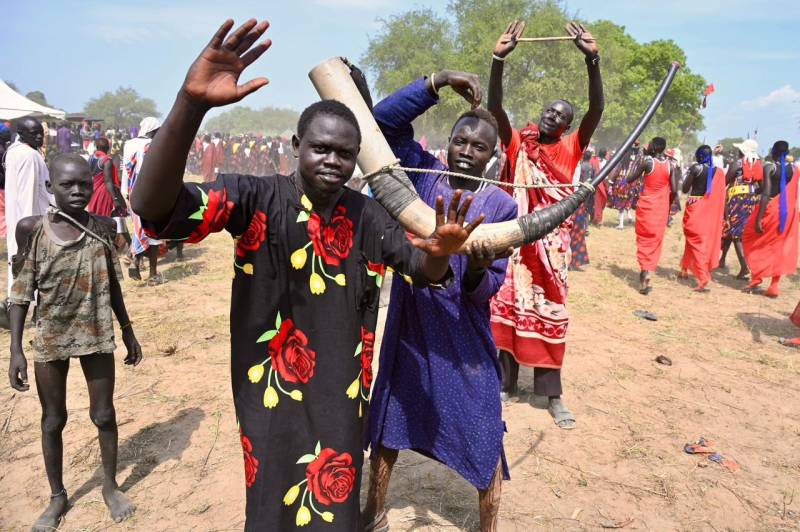 SOUTH SUDAN CULTURAL EXPEDITION  JUBA | MUNDARI | AKWAKA | LOTUKO