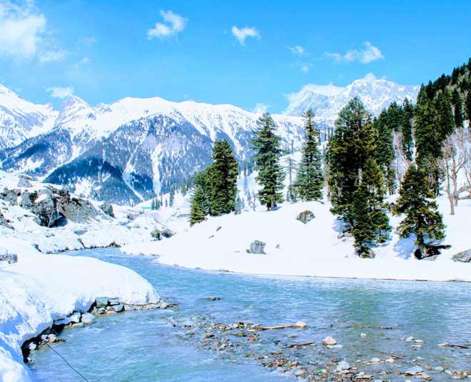 5 Nights and 6 Days Amazing Kashmir Holiday Package Cost Minimum 2 Persons