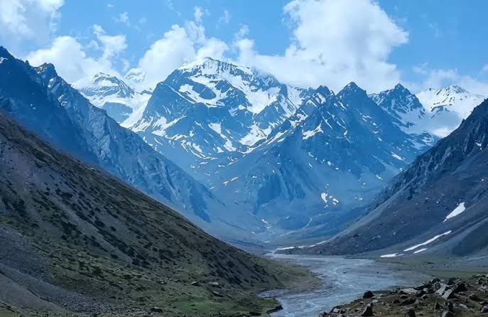 Adi Kailash Darshan with Munsyari