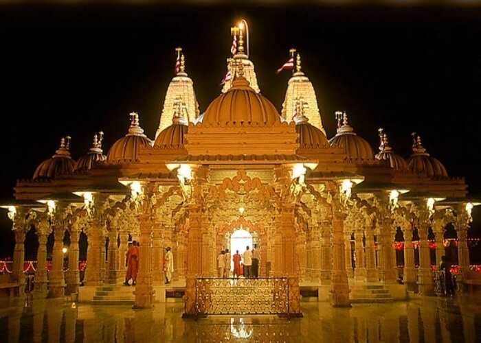 3 Night 4 Days  Dwarka Somnath Jyortiling Darshan Tour