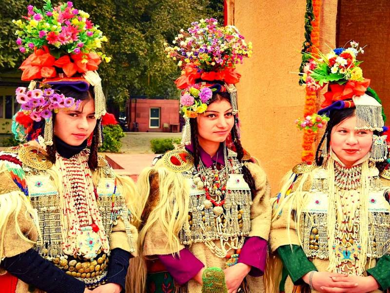 DELHI -MANALI- LEH ROADTRIP + BIKE TRIP