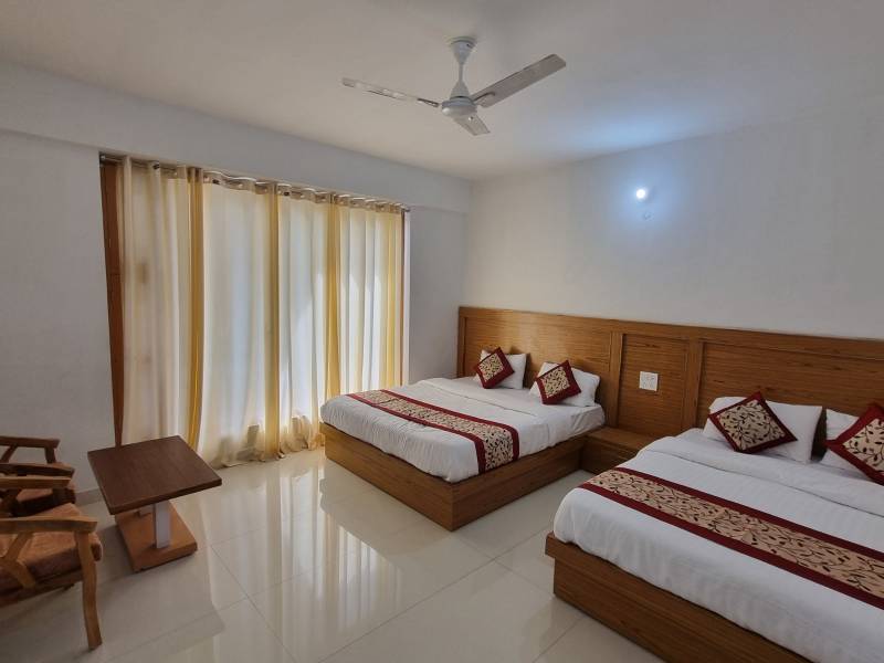 Hotel Sun Inn Phata Package