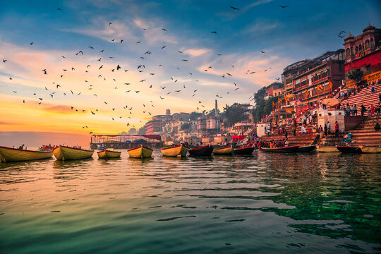Let's Go To Varanasi For Two Nights And Three Days With Vromonika