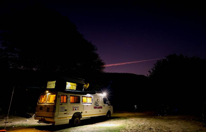 5n 6d Delhi To Bir Bling In A Campervan For 6 Adults/4 Adults + 3 Kids.