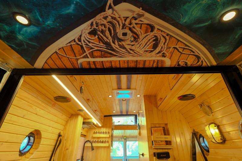 5n 6d Delhi to Bir Bling in a Campervan for 6 Adults/4 Adults + 3 Kids.