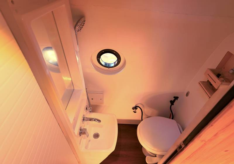 5n 6d Delhi to Bir Bling in a Campervan for 6 Adults/4 Adults + 3 Kids.