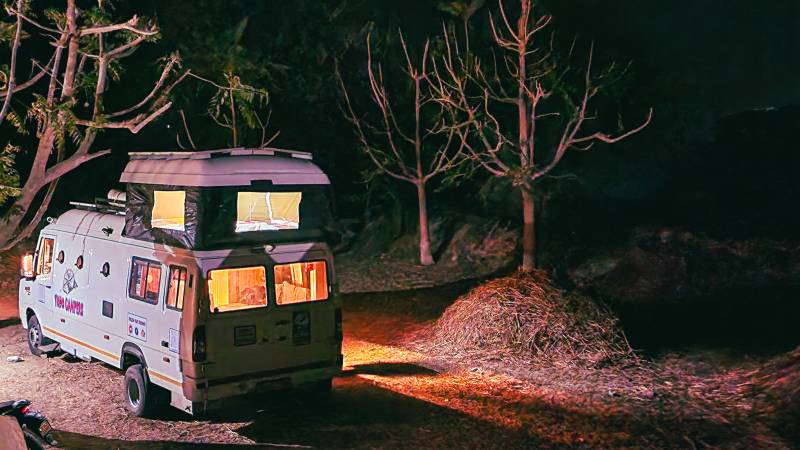 5n 6d Delhi to Bir Bling in a Campervan for 6 Adults/4 Adults + 3 Kids.