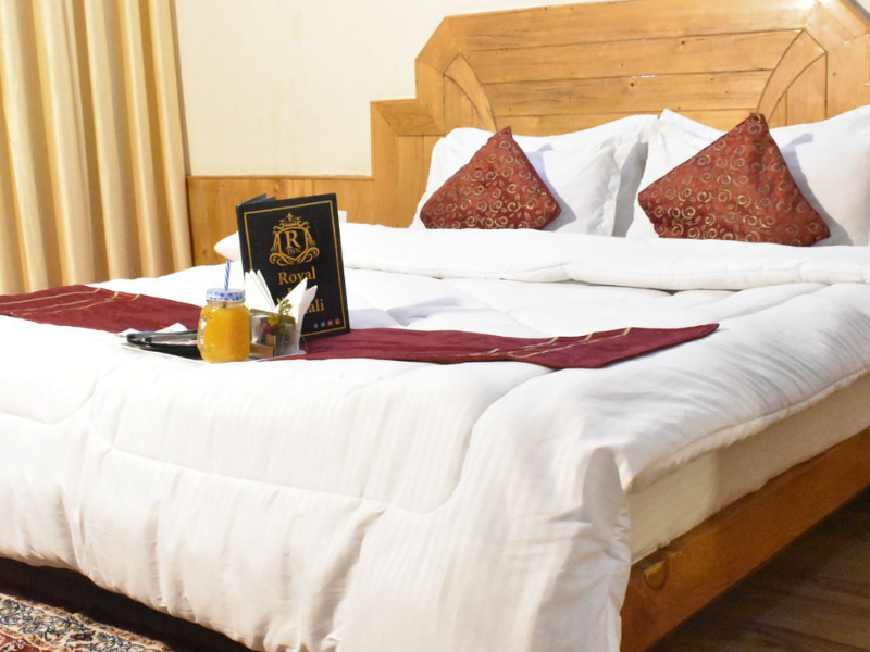 Royal INN Deluxe Room