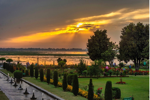 5 Nights 6 Days Kashmir Package