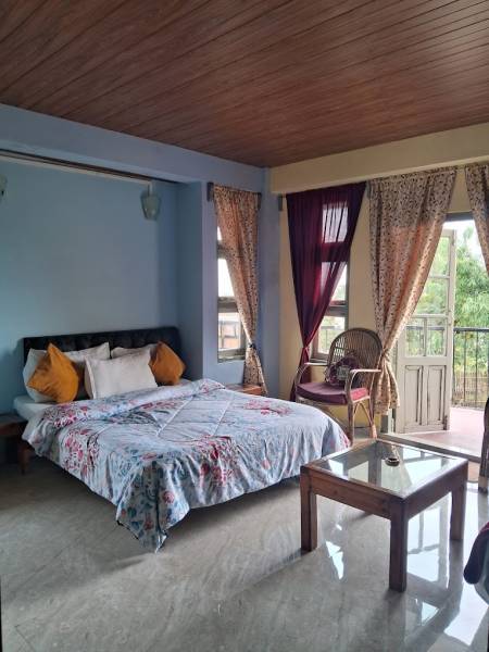 5d - 4n Memorable Meghalaya Adventure Honeymoon Package Tour Riverside Night Camp and Bonfire