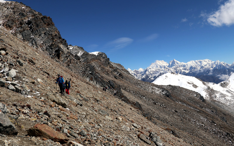 Lumba Sumba Pass Trek Tour