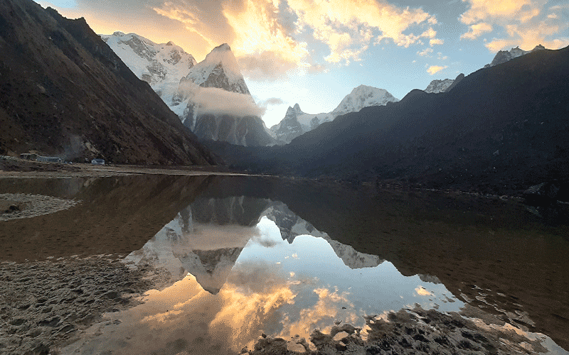 13 Nights - 14 Days Kanchenjunga Trek Tour