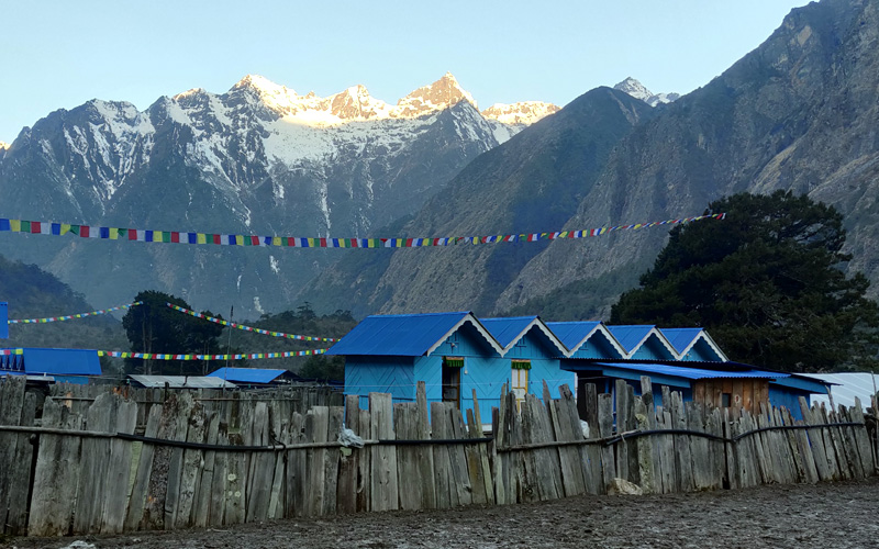 13 Nights - 14 Days Kanchenjunga Trek Tour