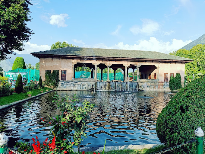 Kashmir Tour Package 5 Night 6 Days for 2 adults