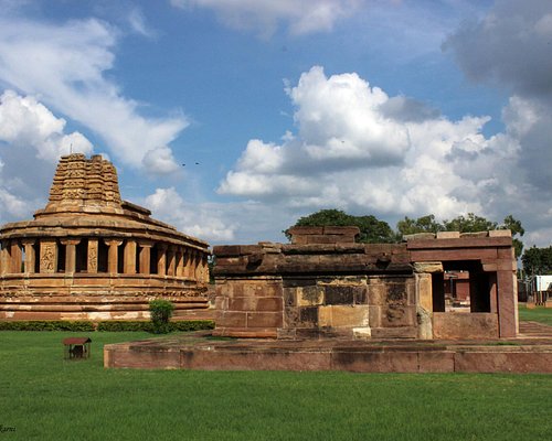 3 Nights 4 Days Bangalore to Hampi & Badami Tour Package