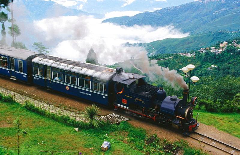 2 Nights 3 Days Darjeeling Tour Package