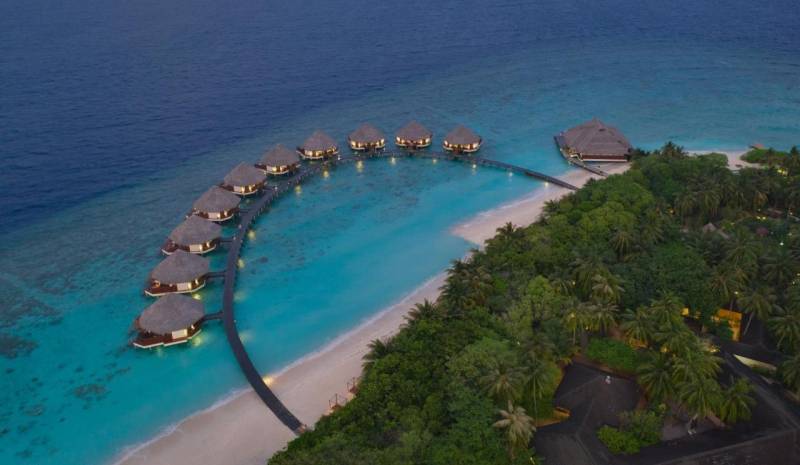 5 Nights Tropical Retreat At Adaaran Select Meedhupparu - Maldives Tour