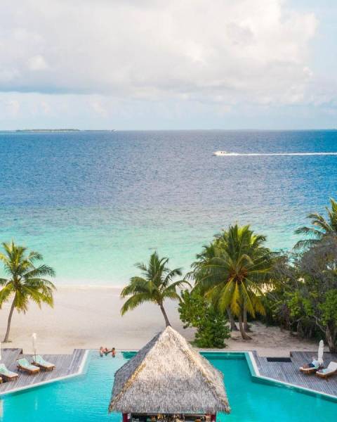 5 Nights Tropical Retreat At Adaaran Select Meedhupparu - Maldives Tour