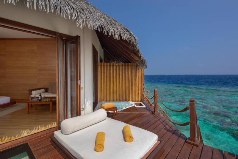 5 Nights Tropical Retreat At Adaaran Select Meedhupparu - Maldives Tour