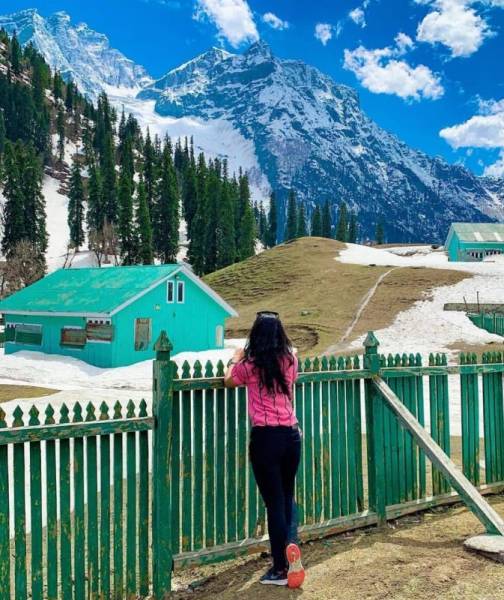 4 Days Romantic Getaway To Srinagar And Gulmarg