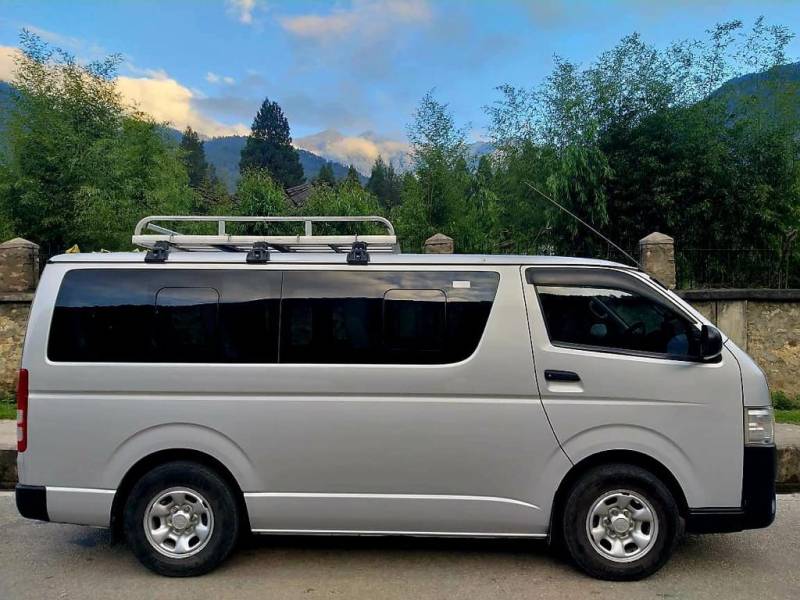 8 nights 9 days tour by land