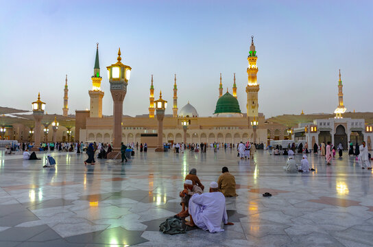14 Night 15 Days Budget Umrah Package Ex Delhi